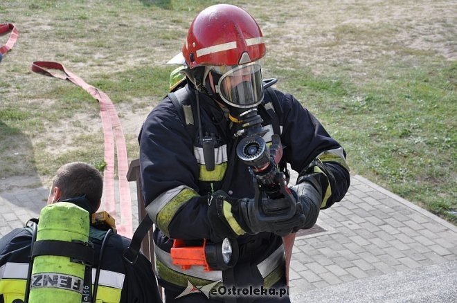 Pożar w Szkole Podstawowej nr 10. Ewakuowano blisko 800 osób [11.09.2013] - zdjęcie #57 - eOstroleka.pl