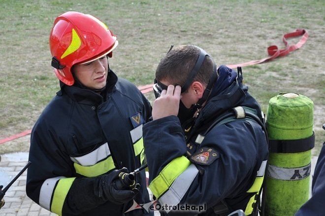 Pożar w Szkole Podstawowej nr 10. Ewakuowano blisko 800 osób [11.09.2013] - zdjęcie #44 - eOstroleka.pl