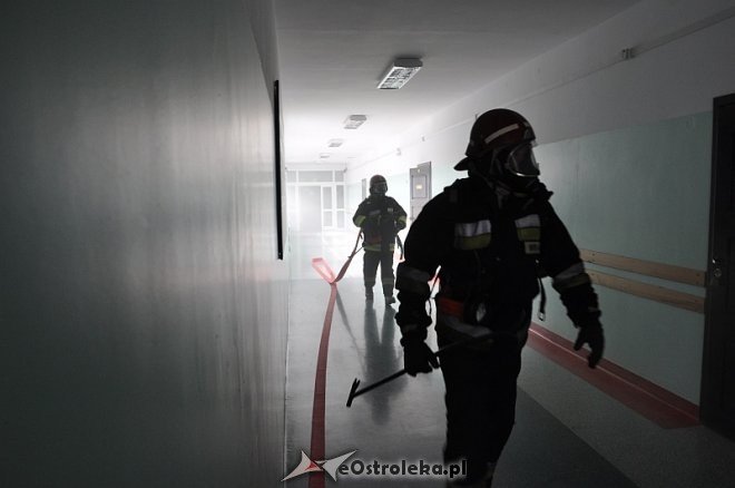 Pożar w Szkole Podstawowej nr 10. Ewakuowano blisko 800 osób [11.09.2013] - zdjęcie #61 - eOstroleka.pl