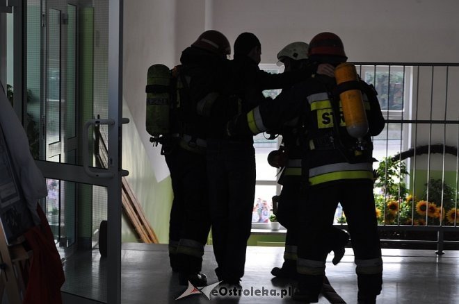 Pożar w Szkole Podstawowej nr 10. Ewakuowano blisko 800 osób [11.09.2013] - zdjęcie #66 - eOstroleka.pl