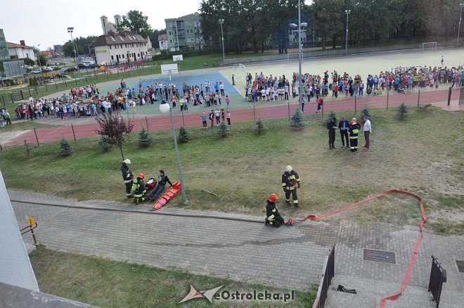 Pożar w Szkole Podstawowej nr 10. Ewakuowano blisko 800 osób [11.09.2013] - zdjęcie #84 - eOstroleka.pl
