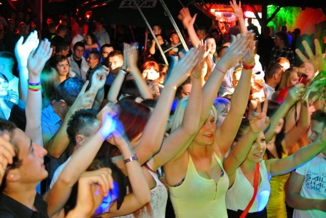 Club Ibiza Zalesie: Występ zespołu B-QLL [14.09.2013] - zdjęcie #16 - eOstroleka.pl