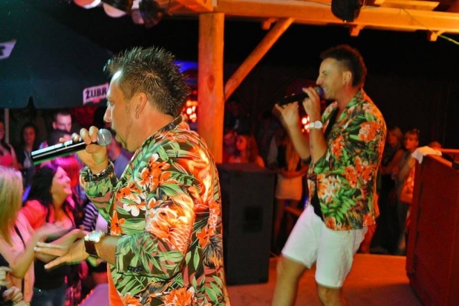 Club Ibiza Zalesie: Występ zespołu B-QLL [14.09.2013] - zdjęcie #8 - eOstroleka.pl