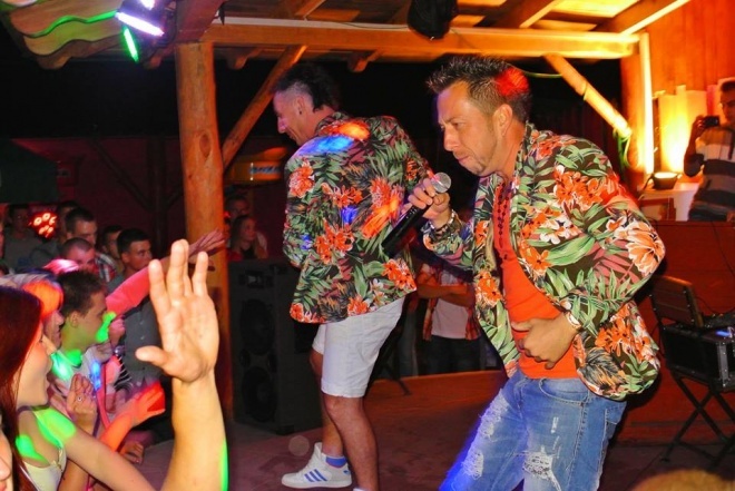 Club Ibiza Zalesie: Występ zespołu B-QLL [14.09.2013] - zdjęcie #3 - eOstroleka.pl