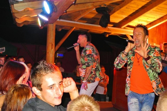 Club Ibiza Zalesie: Występ zespołu B-QLL [14.09.2013] - zdjęcie #2 - eOstroleka.pl
