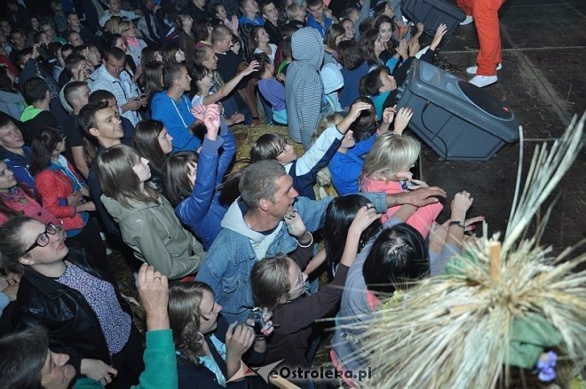 Formacja Soleo na dożynkach i zakończeniu lata w Goworowie [16.09.2013] - zdjęcie #103 - eOstroleka.pl