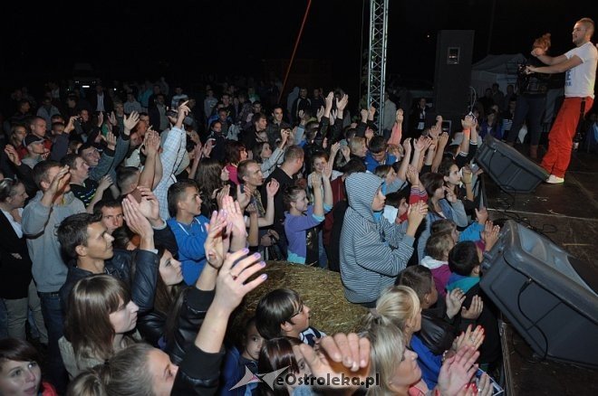 Formacja Soleo na dożynkach i zakończeniu lata w Goworowie [16.09.2013] - zdjęcie #94 - eOstroleka.pl