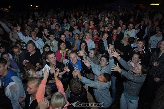 Formacja Soleo na dożynkach i zakończeniu lata w Goworowie [16.09.2013] - zdjęcie #80 - eOstroleka.pl