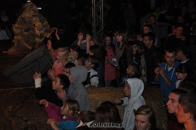 Formacja Soleo na dożynkach i zakończeniu lata w Goworowie [16.09.2013] - zdjęcie #77 - eOstroleka.pl