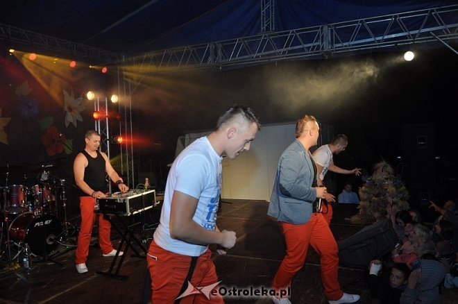 Formacja Soleo na dożynkach i zakończeniu lata w Goworowie [16.09.2013] - zdjęcie #69 - eOstroleka.pl