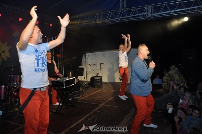 Formacja Soleo na dożynkach i zakończeniu lata w Goworowie [16.09.2013] - zdjęcie #68 - eOstroleka.pl