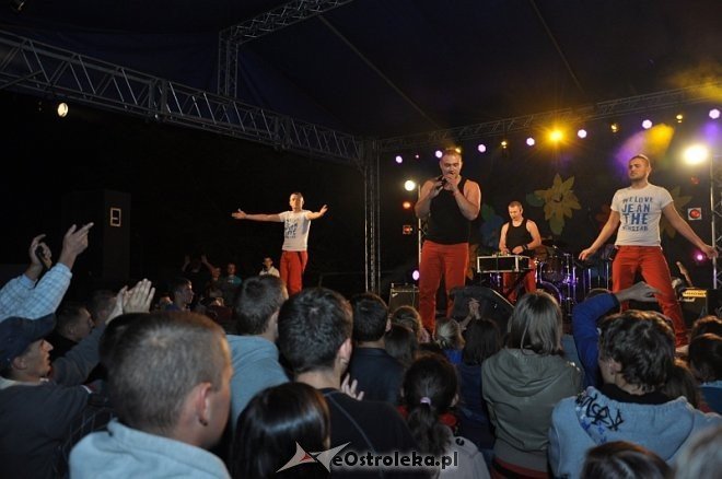 Formacja Soleo na dożynkach i zakończeniu lata w Goworowie [16.09.2013] - zdjęcie #38 - eOstroleka.pl