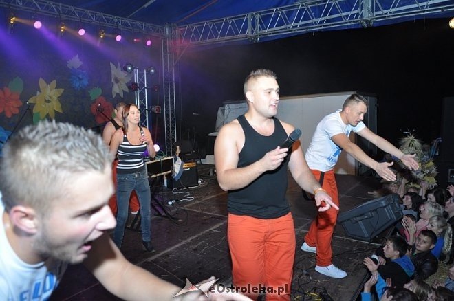 Formacja Soleo na dożynkach i zakończeniu lata w Goworowie [16.09.2013] - zdjęcie #20 - eOstroleka.pl