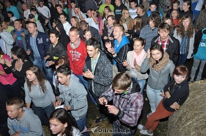 Formacja Soleo na dożynkach i zakończeniu lata w Goworowie [16.09.2013] - zdjęcie #4 - eOstroleka.pl