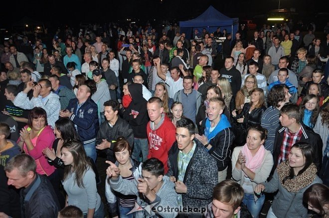 Formacja Soleo na dożynkach i zakończeniu lata w Goworowie [16.09.2013] - zdjęcie #17 - eOstroleka.pl