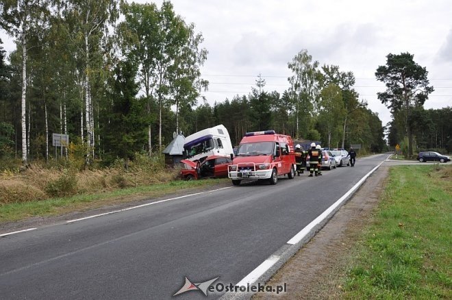 Poważny wypadek na DK 647 [18.09.2013] - zdjęcie #6 - eOstroleka.pl
