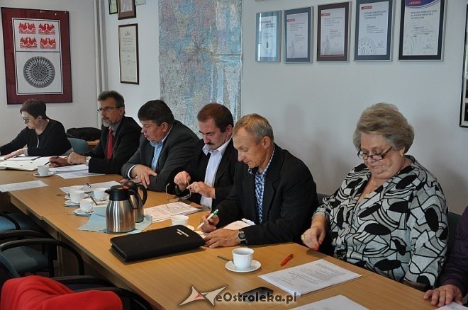 Pomoc finansowa dla gmin udzielona. XXXVI sesja Rady Powiatu zakończona [18.09.2013] - zdjęcie #6 - eOstroleka.pl