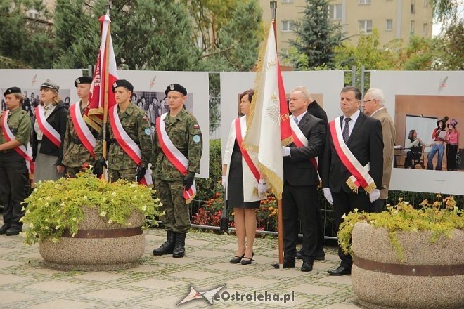 Obchody jubileuszowe 100-lecia I LO w Ostrołęce [20.09.2013] - zdjęcie #122 - eOstroleka.pl