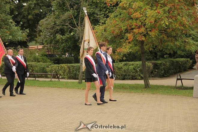Obchody jubileuszowe 100-lecia I LO w Ostrołęce [20.09.2013] - zdjęcie #119 - eOstroleka.pl