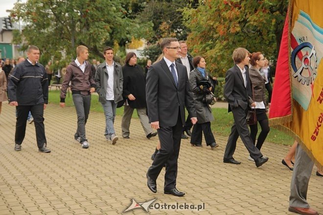 Obchody jubileuszowe 100-lecia I LO w Ostrołęce [20.09.2013] - zdjęcie #104 - eOstroleka.pl