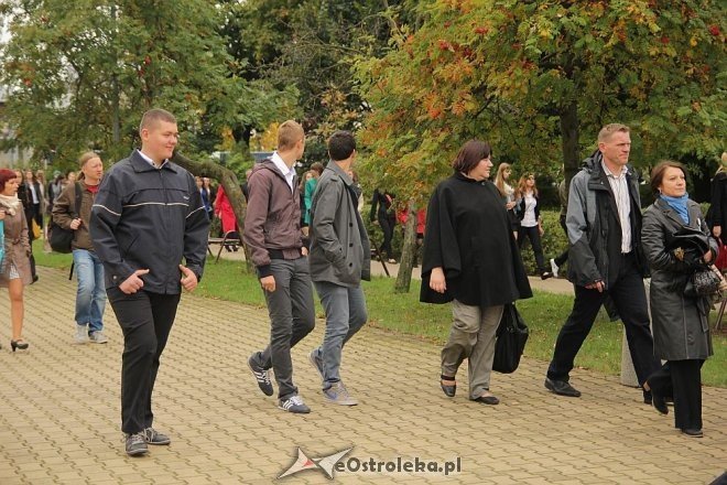 Obchody jubileuszowe 100-lecia I LO w Ostrołęce [20.09.2013] - zdjęcie #103 - eOstroleka.pl