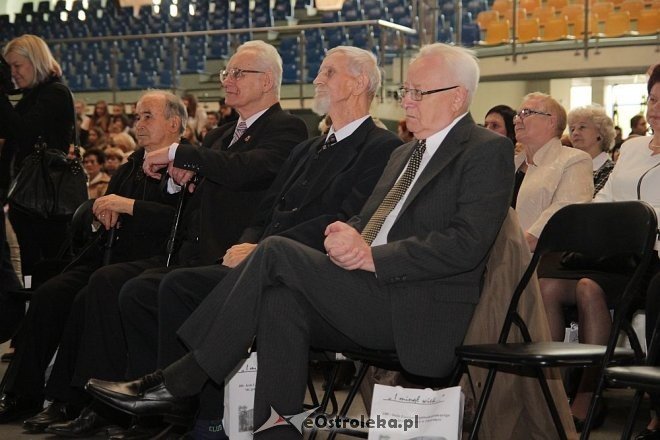 Obchody jubileuszowe 100-lecia I LO w Ostrołęce [20.09.2013] - zdjęcie #52 - eOstroleka.pl