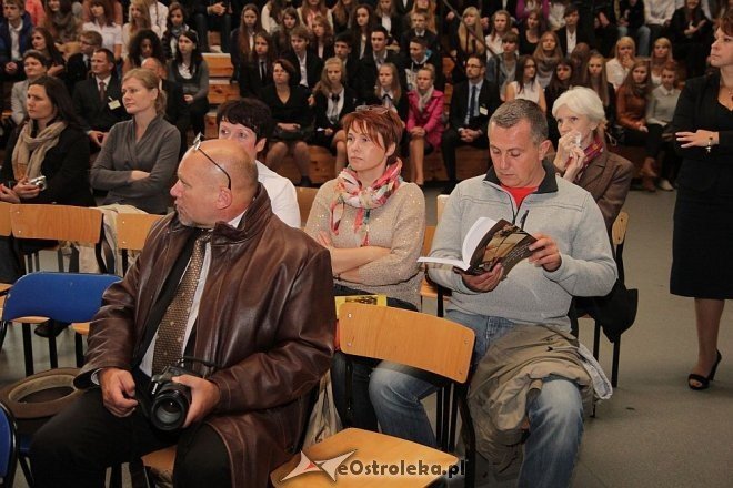 Obchody jubileuszowe 100-lecia I LO w Ostrołęce [20.09.2013] - zdjęcie #43 - eOstroleka.pl