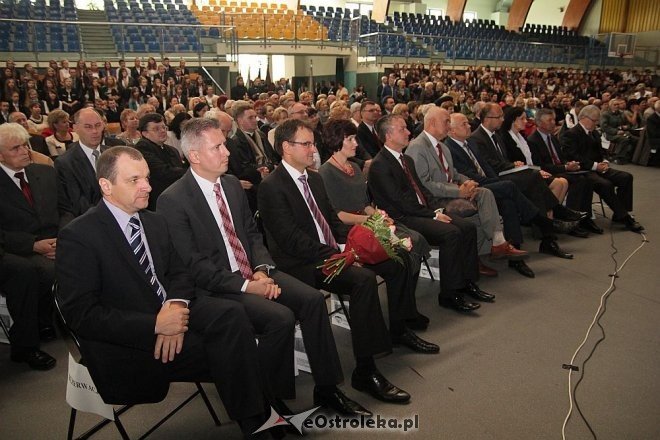 Obchody jubileuszowe 100-lecia I LO w Ostrołęce [20.09.2013] - zdjęcie #21 - eOstroleka.pl