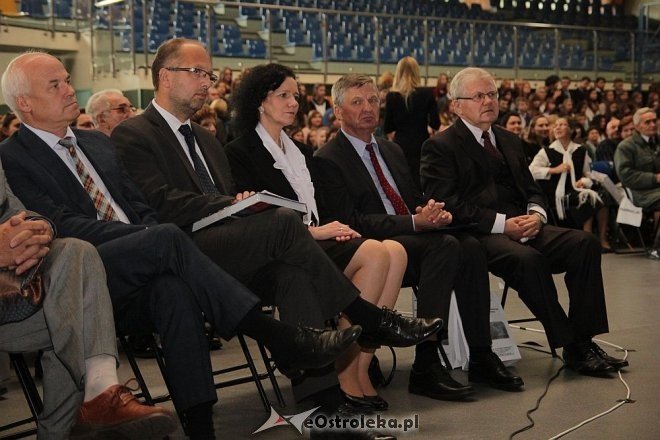 Obchody jubileuszowe 100-lecia I LO w Ostrołęce [20.09.2013] - zdjęcie #15 - eOstroleka.pl