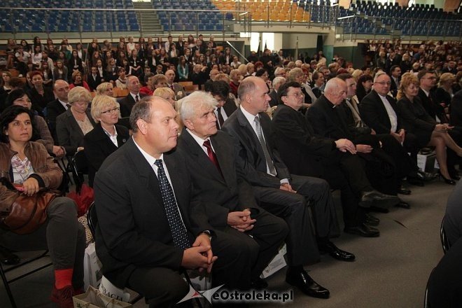 Obchody jubileuszowe 100-lecia I LO w Ostrołęce [20.09.2013] - zdjęcie #6 - eOstroleka.pl