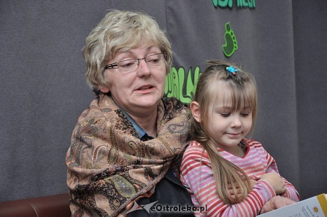 Spotkanie w Kultowni: „Ostrołęka czyta dzieciom” [20.09.2013] - zdjęcie #8 - eOstroleka.pl
