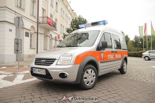 Ostrołęcka straż miejska ma nowy samochód [20.09.2013] - zdjęcie #6 - eOstroleka.pl