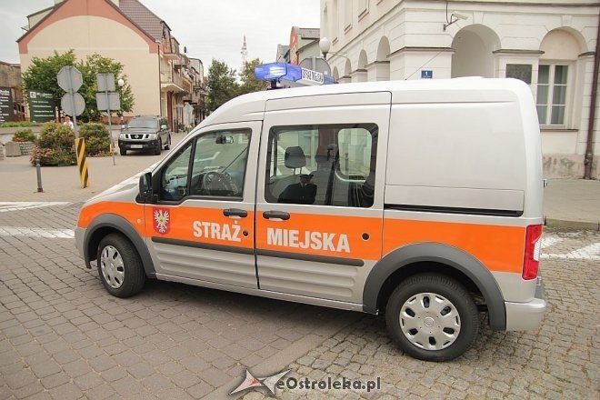 Ostrołęcka straż miejska ma nowy samochód [20.09.2013] - zdjęcie #1 - eOstroleka.pl