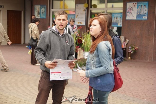 Akcja informacyjna „Obywatele Decydują” na scenie przy Kupcu [21.09.2013] - zdjęcie #4 - eOstroleka.pl