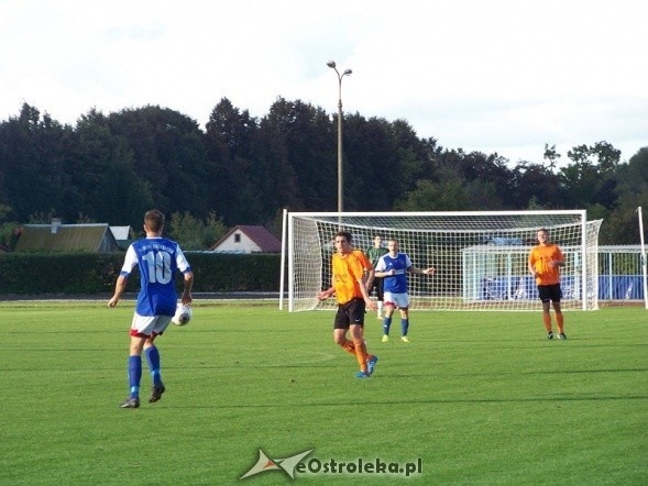 Narew Ostrołęka - Błękitni Gąbin (21.09.2013) - zdjęcie #24 - eOstroleka.pl