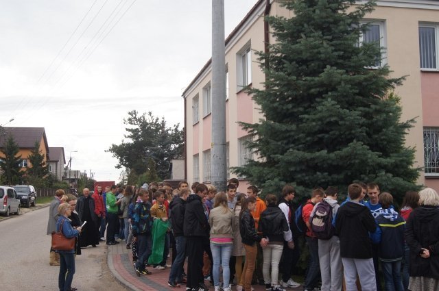 Gmina Olszewo-Borki: Akcja Sprzątanie Świata zakończona sukcesem [20.09.2013] - zdjęcie #7 - eOstroleka.pl