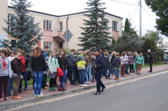 Gmina Olszewo-Borki: Akcja Sprzątanie Świata zakończona sukcesem [20.09.2013] - zdjęcie #6 - eOstroleka.pl