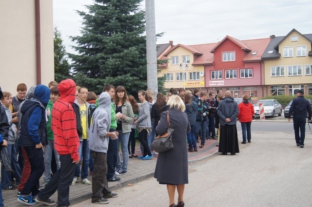 Gmina Olszewo-Borki: Akcja Sprzątanie Świata zakończona sukcesem [20.09.2013] - zdjęcie #5 - eOstroleka.pl
