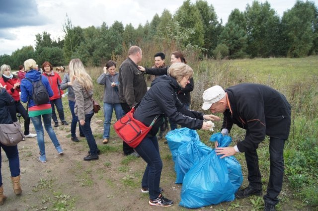 Gmina Olszewo-Borki: Akcja Sprzątanie Świata zakończona sukcesem [20.09.2013] - zdjęcie #2 - eOstroleka.pl