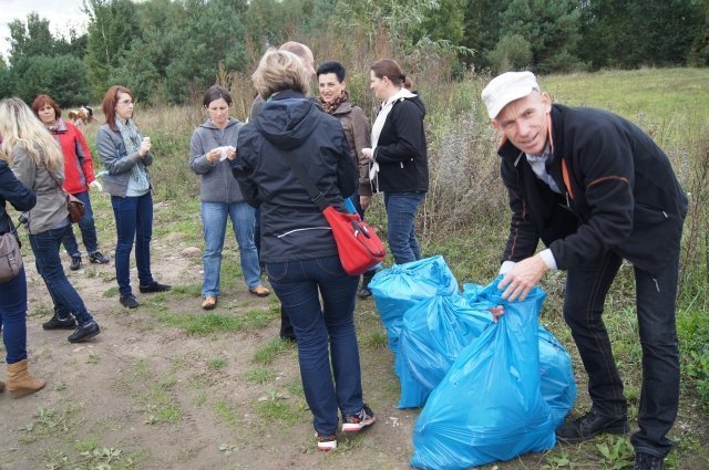 Gmina Olszewo-Borki: Akcja Sprzątanie Świata zakończona sukcesem [20.09.2013] - zdjęcie #1 - eOstroleka.pl