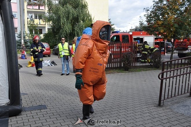 Ćwiczenia z ratownictwa chemicznego w ZS nr 5 [25.09.2013] - zdjęcie #52 - eOstroleka.pl