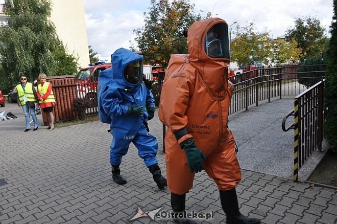 Ćwiczenia z ratownictwa chemicznego w ZS nr 5 [25.09.2013] - zdjęcie #53 - eOstroleka.pl