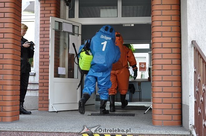 Ćwiczenia z ratownictwa chemicznego w ZS nr 5 [25.09.2013] - zdjęcie #3 - eOstroleka.pl