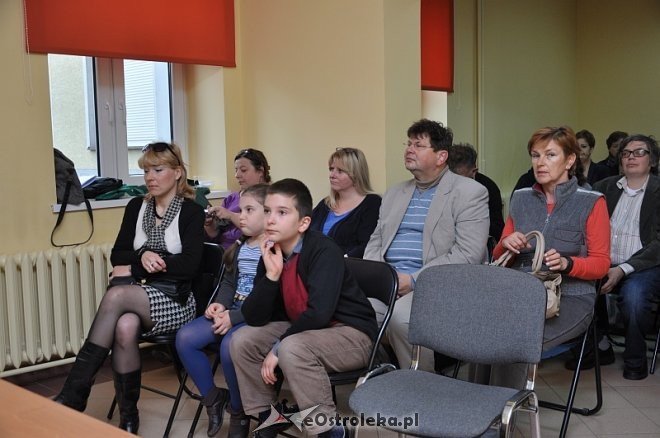 Poranek literacki Na Studziennej: Prezentacja Inicjatywy Dworzec Wschodni w Lublinie [27.09.2013] - zdjęcie #2 - eOstroleka.pl