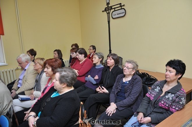 Poranek literacki Na Studziennej: Prezentacja Inicjatywy Dworzec Wschodni w Lublinie [27.09.2013] - zdjęcie #18 - eOstroleka.pl