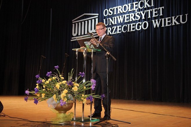 Uroczysta inauguracja Ostrołęckiego Uniwersytetu Trzeciego Wieku [28.09.2013] - zdjęcie #22 - eOstroleka.pl