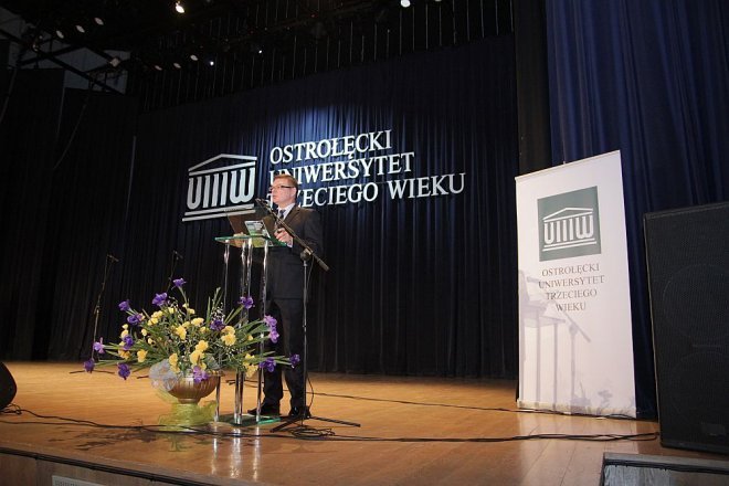 Uroczysta inauguracja Ostrołęckiego Uniwersytetu Trzeciego Wieku [28.09.2013] - zdjęcie #23 - eOstroleka.pl