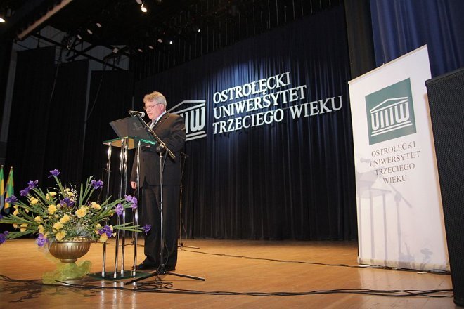 Uroczysta inauguracja Ostrołęckiego Uniwersytetu Trzeciego Wieku [28.09.2013] - zdjęcie #27 - eOstroleka.pl