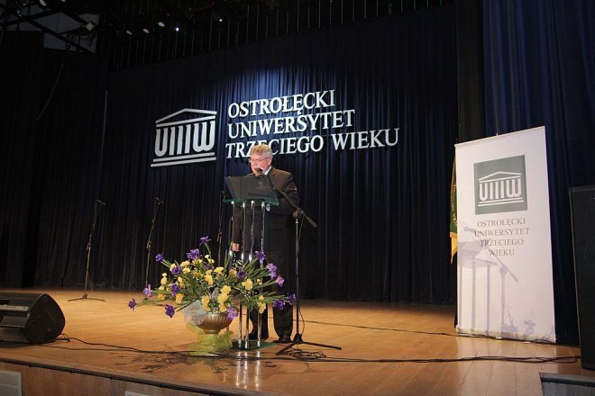 Uroczysta inauguracja Ostrołęckiego Uniwersytetu Trzeciego Wieku [28.09.2013] - zdjęcie #29 - eOstroleka.pl