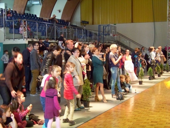 XXIX Ogólnopolski Turniej Tańca O ZŁOTĄ PODWIĄZKĘ (28.09.2013) - zdjęcie #5 - eOstroleka.pl